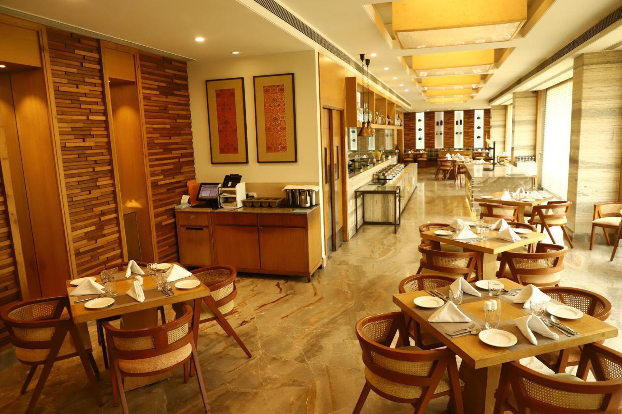 Efcee Sarovar Premiere Bhavnagar Zewnętrze zdjęcie