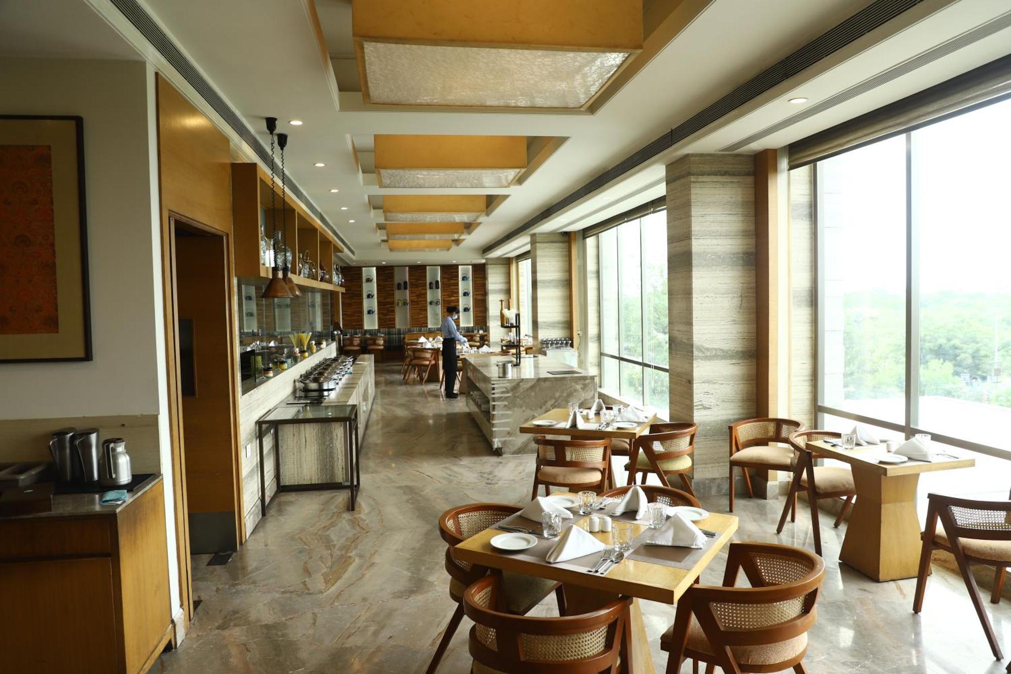 Efcee Sarovar Premiere Bhavnagar Zewnętrze zdjęcie