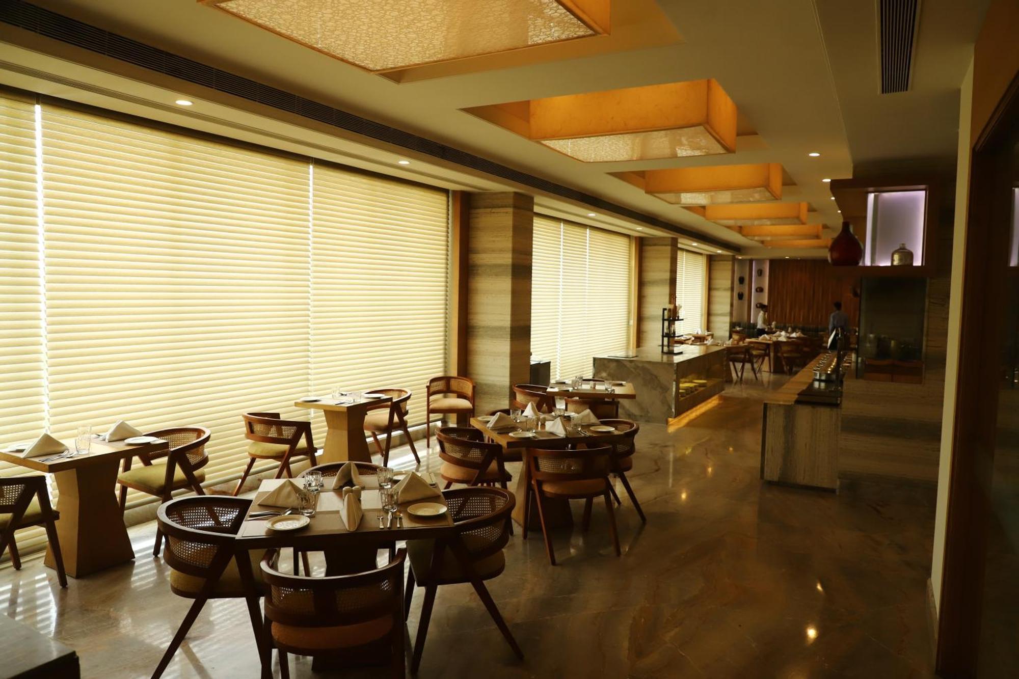 Efcee Sarovar Premiere Bhavnagar Zewnętrze zdjęcie