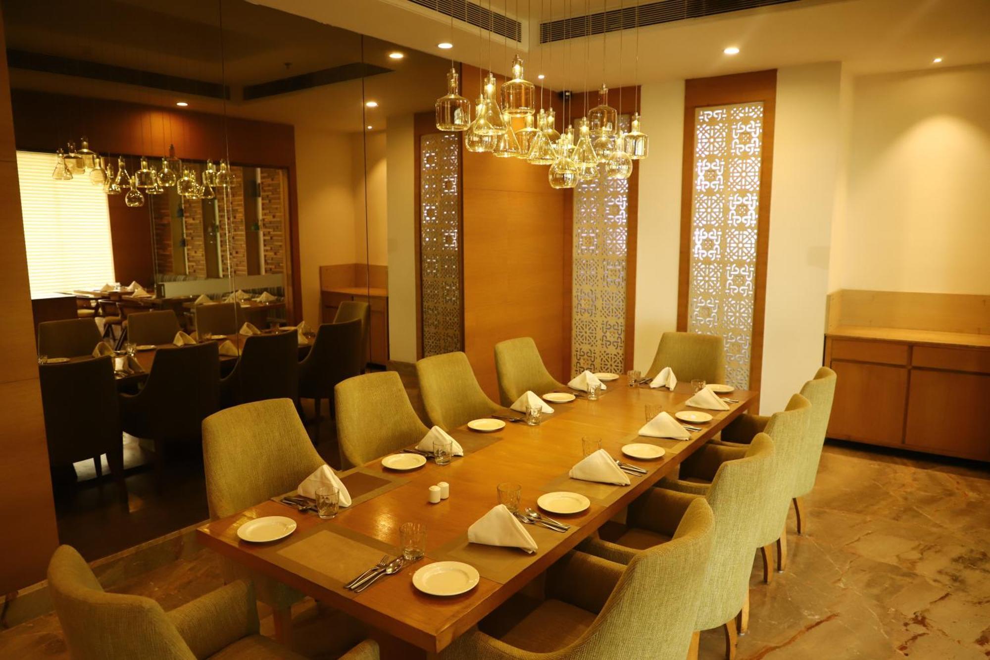 Efcee Sarovar Premiere Bhavnagar Zewnętrze zdjęcie