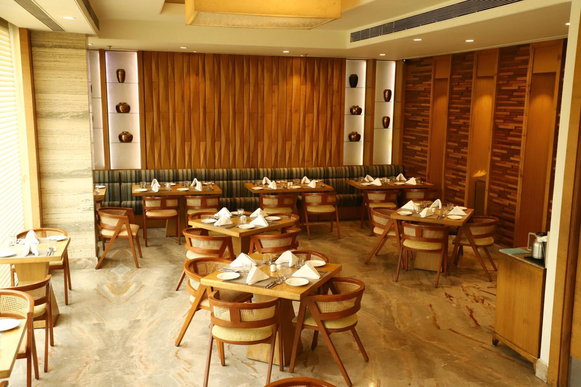 Efcee Sarovar Premiere Bhavnagar Zewnętrze zdjęcie