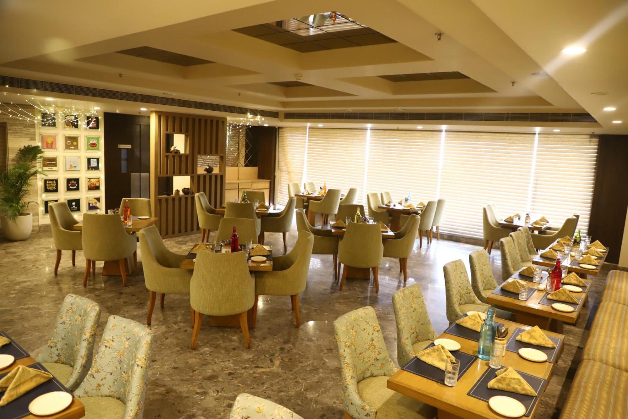 Efcee Sarovar Premiere Bhavnagar Zewnętrze zdjęcie